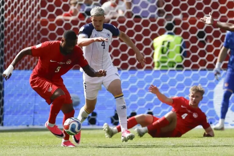 Canadá vuelve a tropezar en el Mundial- rescata agónico empate ante Bosnia