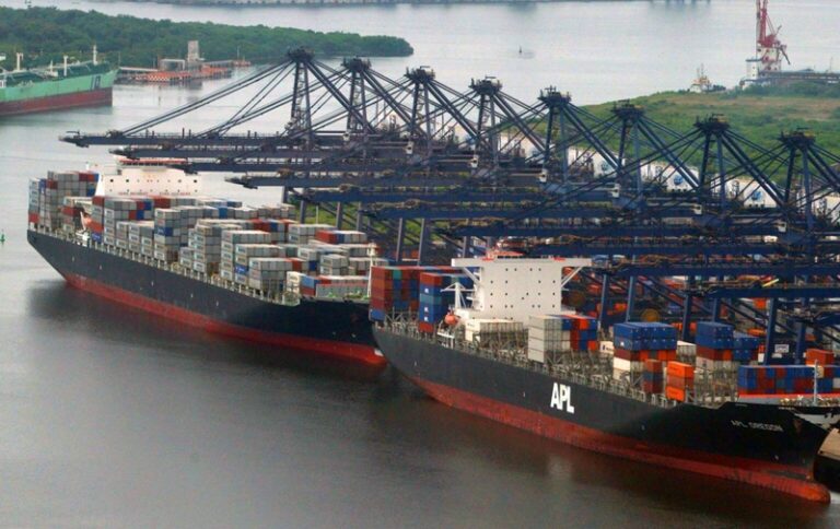 México registra un déficit comercial de 585 millones de dólares en febrero